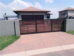 3 Bedroom House in Halfway House Estate