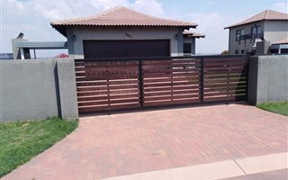 3 Bedroom House in Halfway House Estate