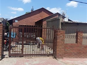 5 Bed House in Tembisa