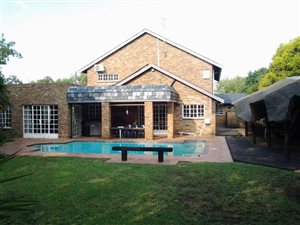 4 Bedroom House in Alphen Park