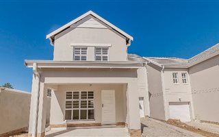 3 Bedroom Townhouse in Broadacres