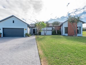 4 Bed House in Lovemore Park