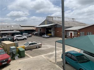 1100 m² Industrial space in New Germany