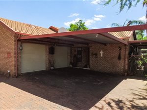 3 Bed House in Rooihuiskraal North