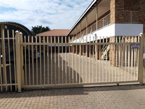 2 Bed Flat in Brits Central