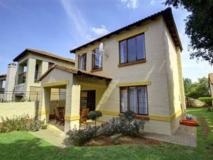 2 Bed Cluster in Bloubosrand