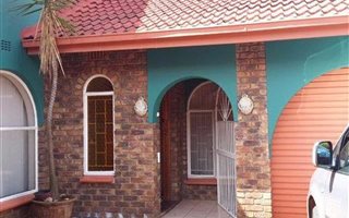 3 Bedroom Townhouse in Birchleigh North
