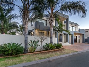 4 Bed House in Greenstone Hill