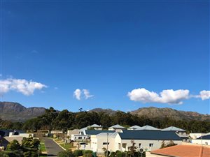 400 m² Land available in Sir Lowrys Pass