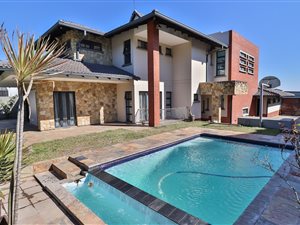 4 Bed House in Meerensee