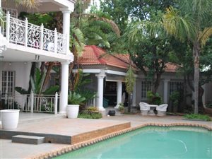 9 Bed House in Raslouw