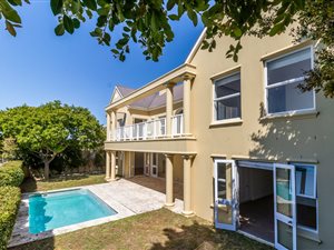 5 Bed House in Silvertree Estate