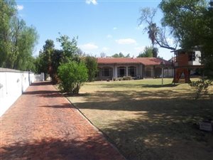4 Bed House in Three Rivers