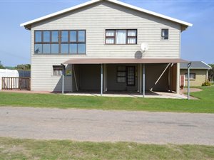 6 Bed House in Reebok