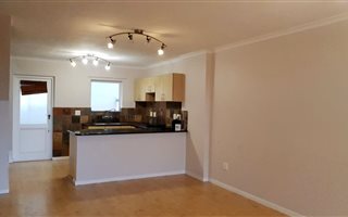 2 Bedroom Duplex in Bloubergstrand