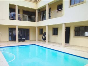 6 Bed House in Stanger Manor