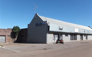 740 m² Office Space in Humansdorp