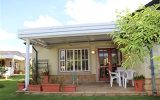2 Bedroom House in Waterfall Hills Mature Lifestyle Estate