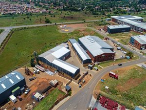 1818 m² Commercial space in Clayville