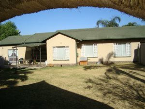 4 Bed House in Modelpark