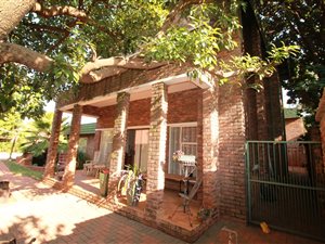5 Bed House in Ninapark
