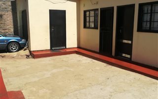 2 Bedroom House in Dhlamini