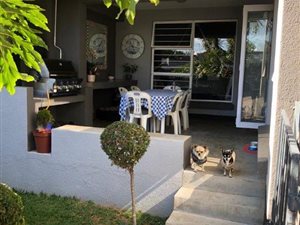 2 Bed House in Radiokop