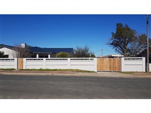 6 Bed House in Levalia