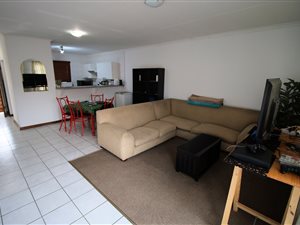 2 Bed Apartment in Zwartkop