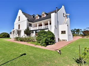 10 Bed House in Aalwyndal