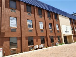 640 m² Office Space in Isando