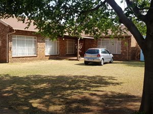 4 Bed House in Mayberry Park