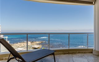 3 Bedroom Apartment in Bantry Bay