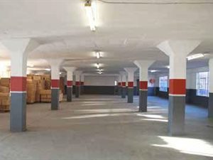 1600 m² Industrial space in Jacobs