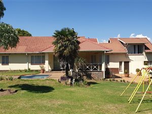 8575 m² Farm in President Park