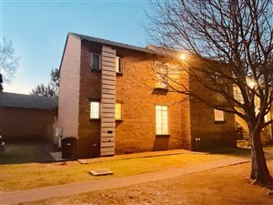 3 Bed Townhouse in Die Hoewes