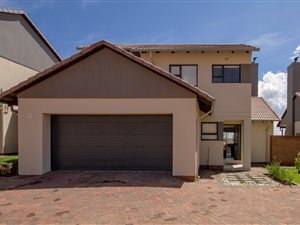 4 Bed Townhouse in Amorosa