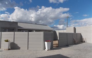 2 Bedroom House in Wynberg