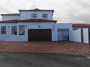 5 Bed House in Amandelsig