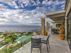 6 Bed House in Simons Town