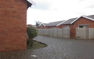 2 Bedroom Townhouse in Noordhoek