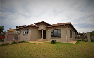 3 Bedroom House in Amberfield