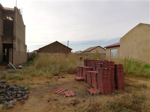 250 m² Land available in Golden Gardens