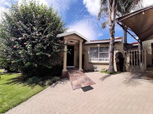 6 Bed House in Arbor Park