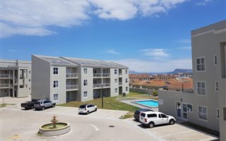 2 Bedroom Apartment in Muizenberg