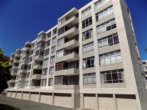 2 Bed Apartment in Wynberg Upper