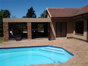 4 Bed House in Alphen Park