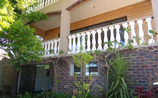 3 Bedroom Garden Cottage in Cyrildene