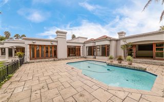 4 Bedroom House in Fourways Gardens