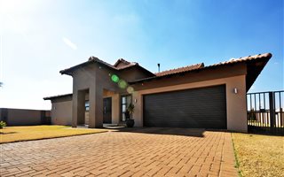 3 Bedroom House in Three Rivers East